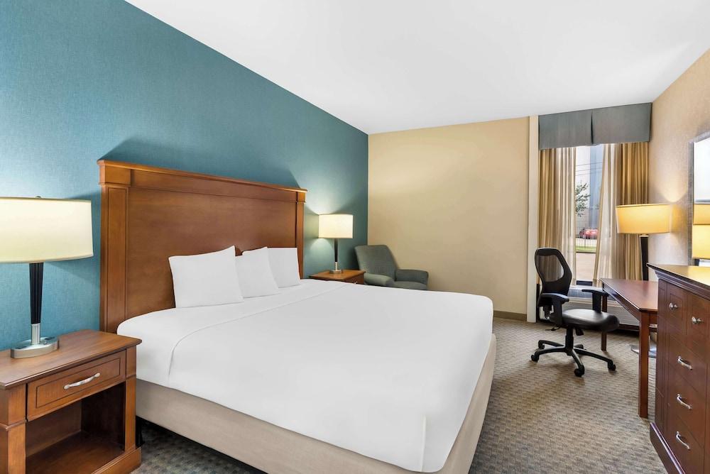 Sonesta Essential Houston Hobby Airport photo 10