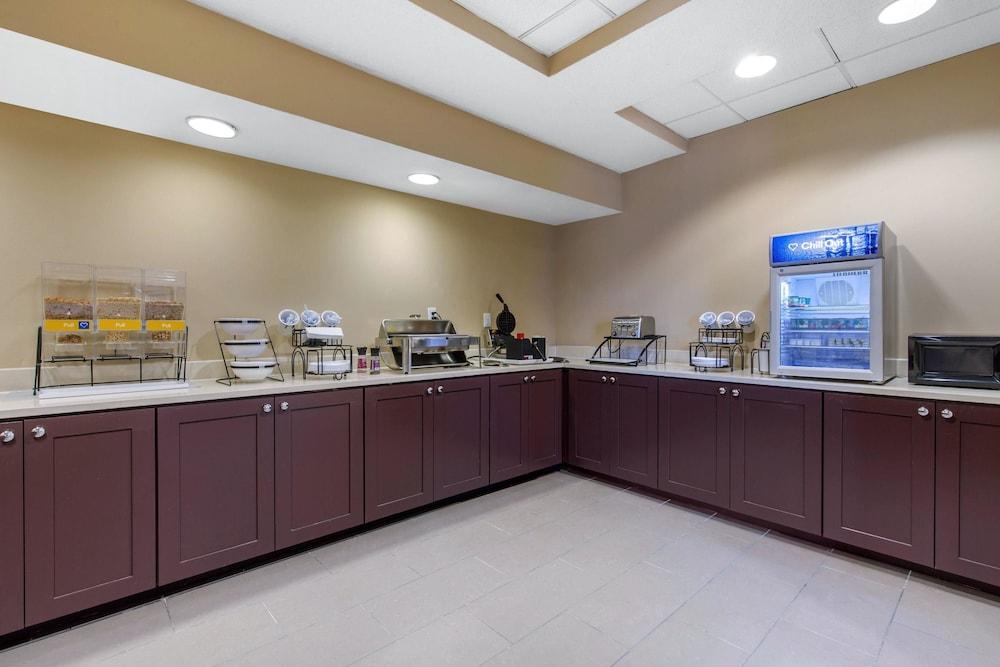 Comfort Inn & Suites SW Houston Sugarland photo 33