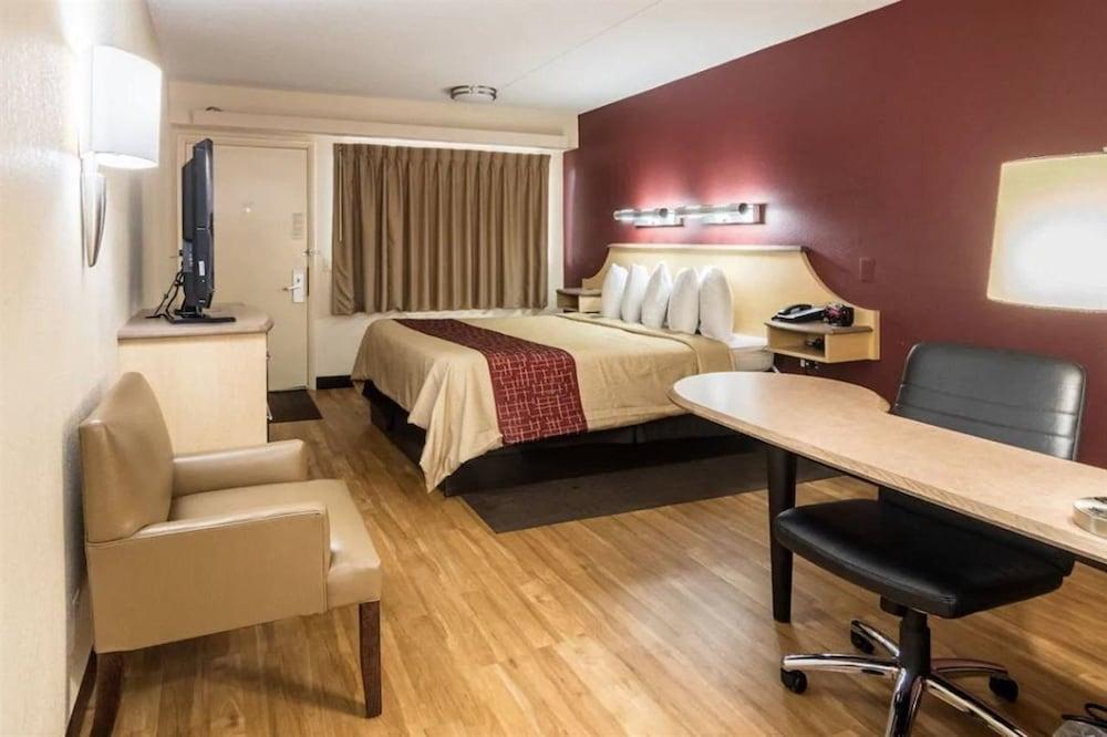 Red Oak Inn Detroit Metro Airport - Belleville photo 5