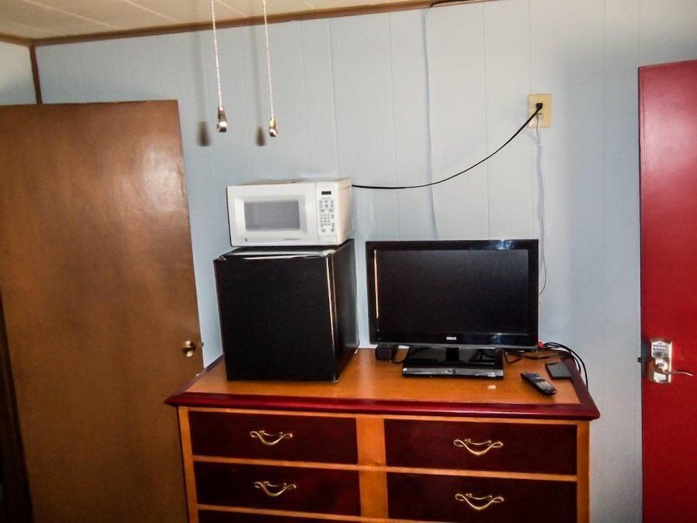 The Gold Pan Motel photo 78