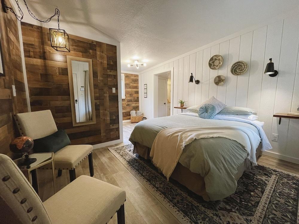 Emerald Valley Inn photo 43
