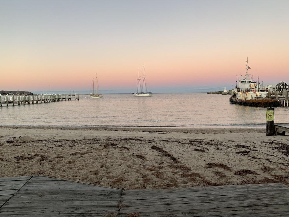 Vineyard Harbor Motel - Private Beach photo 45