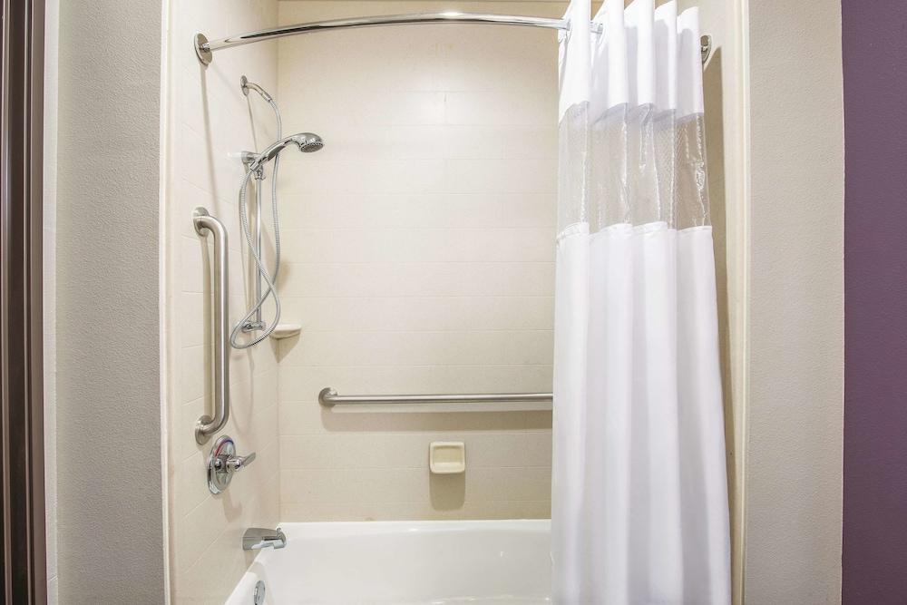 La Quinta Inn & Suites by Wyndham Enid photo 12