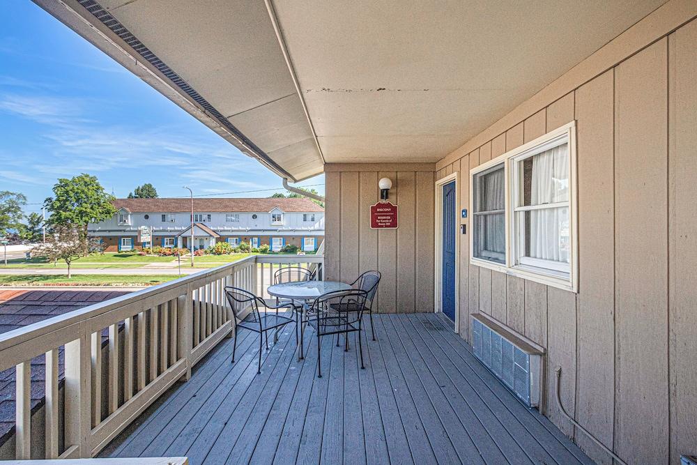 Ludington Pier House photo 26