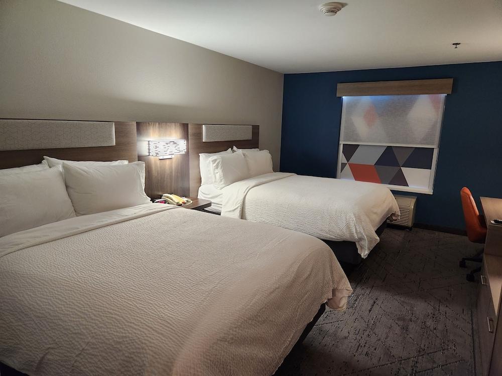 Holiday Inn Express & Suites Perry by IHG photo 8