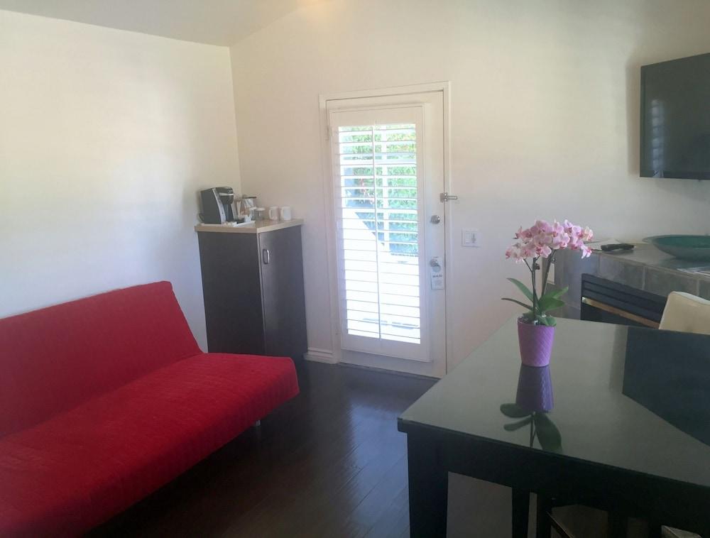 Malibu Country Inn photo 25