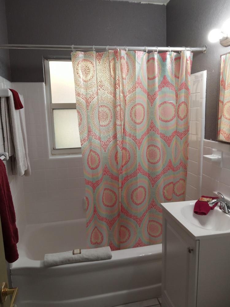 Swashbuckler Motel photo 43