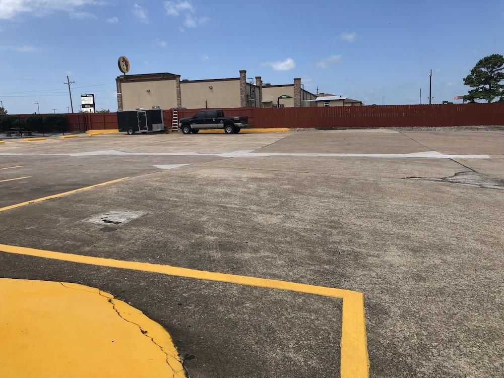 Quality Inn Madisonville photo 37