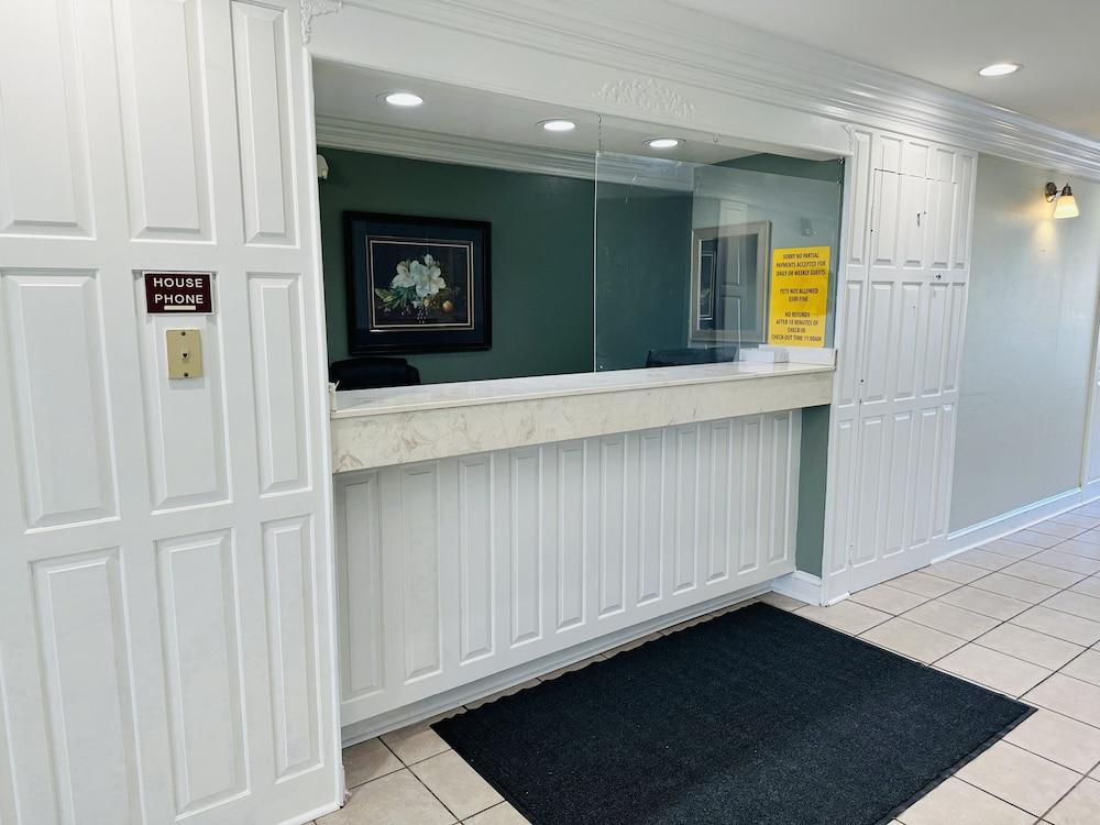 Astoria North Extended Stay photo 1