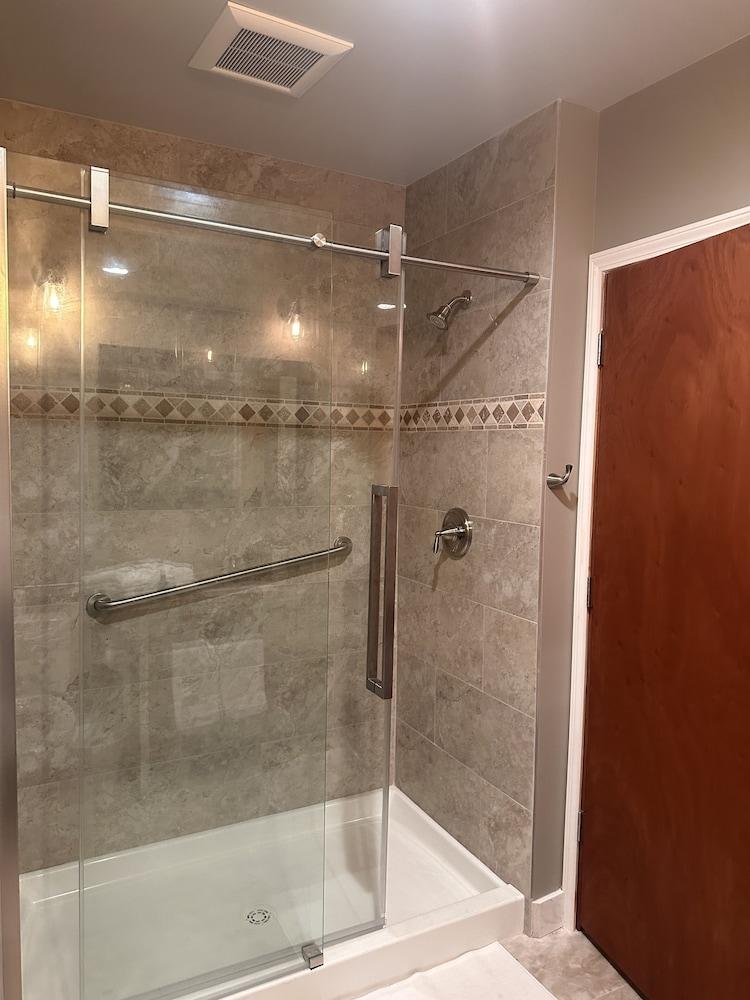 Lakeview Hotel photo 19