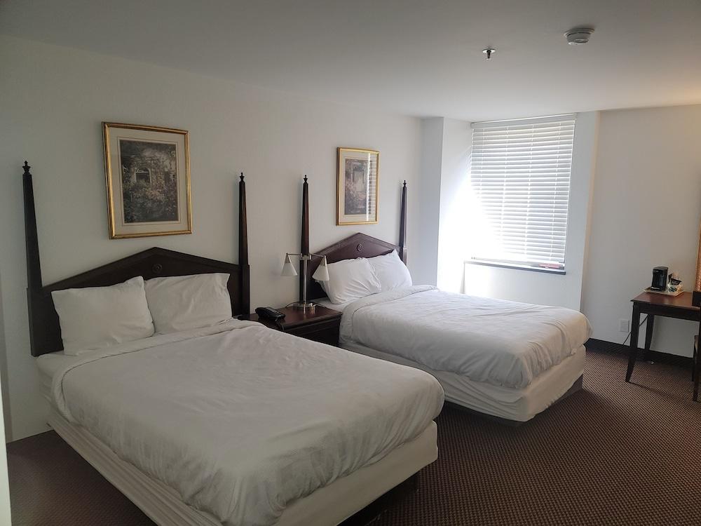 The McLure Hotel and Conference Center photo 18