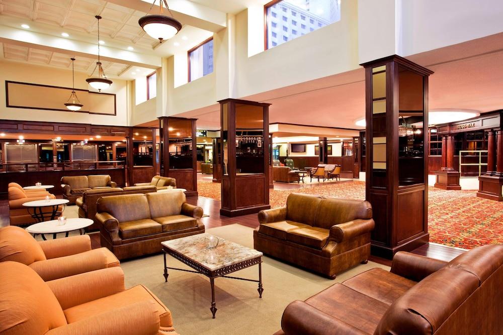 Sheraton Greensboro at Four Seasons photo 2