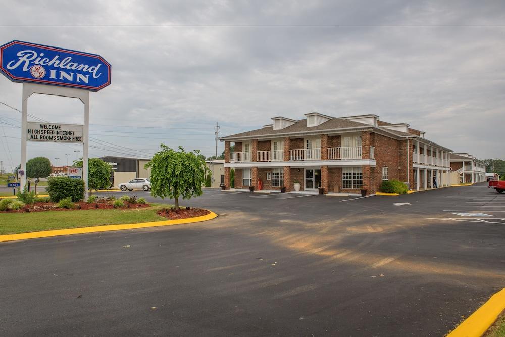 Richland Inn Lawrenceburg photo 35