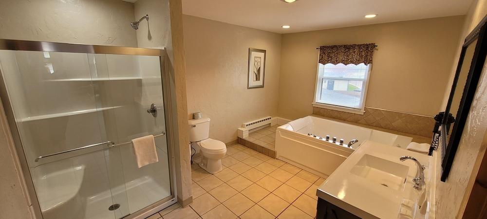 Pictured Rocks Inn & Suites photo 33