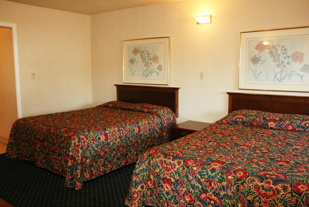 Navajo Lodge photo 5