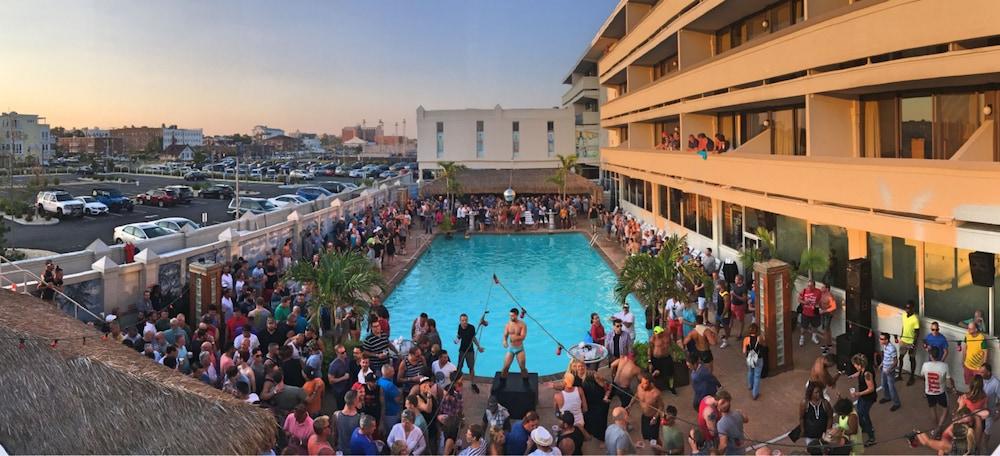 The Empress Hotel & Adult Nightclub photo 16