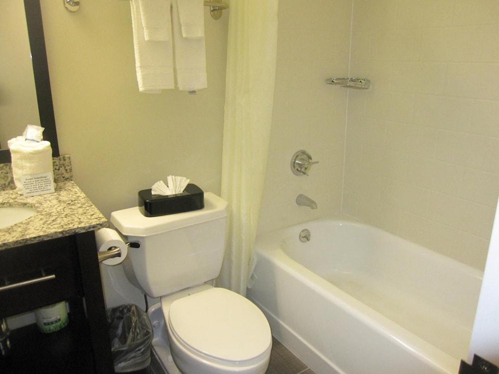 Cresthaven Inn JFK photo 19
