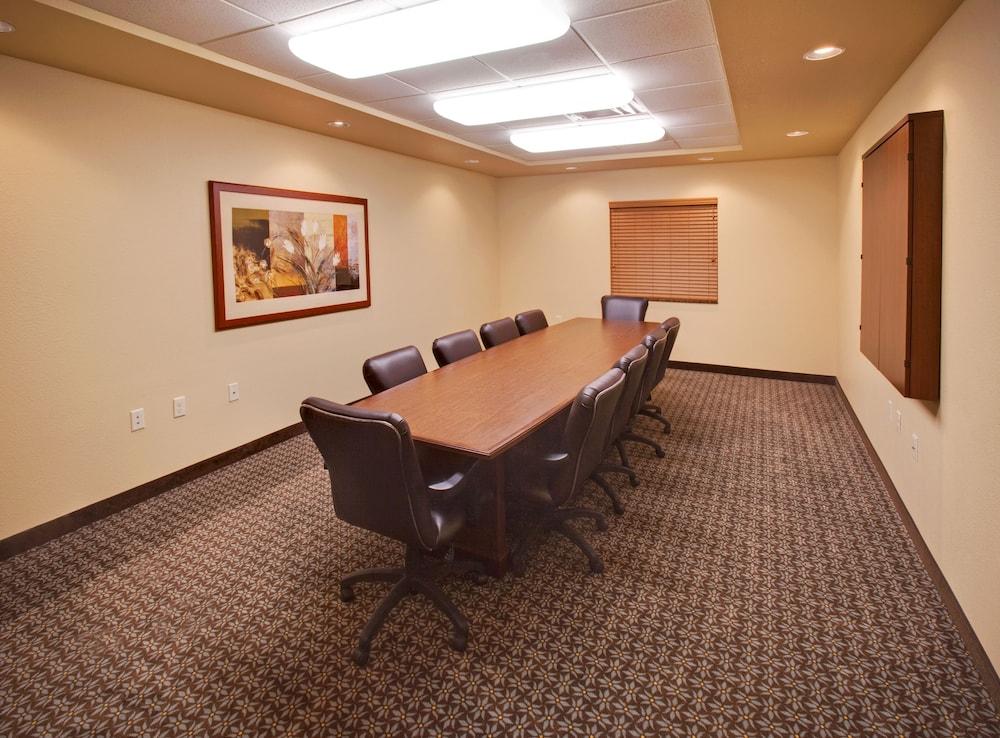 Candlewood Suites Bellevue by IHG photo 33