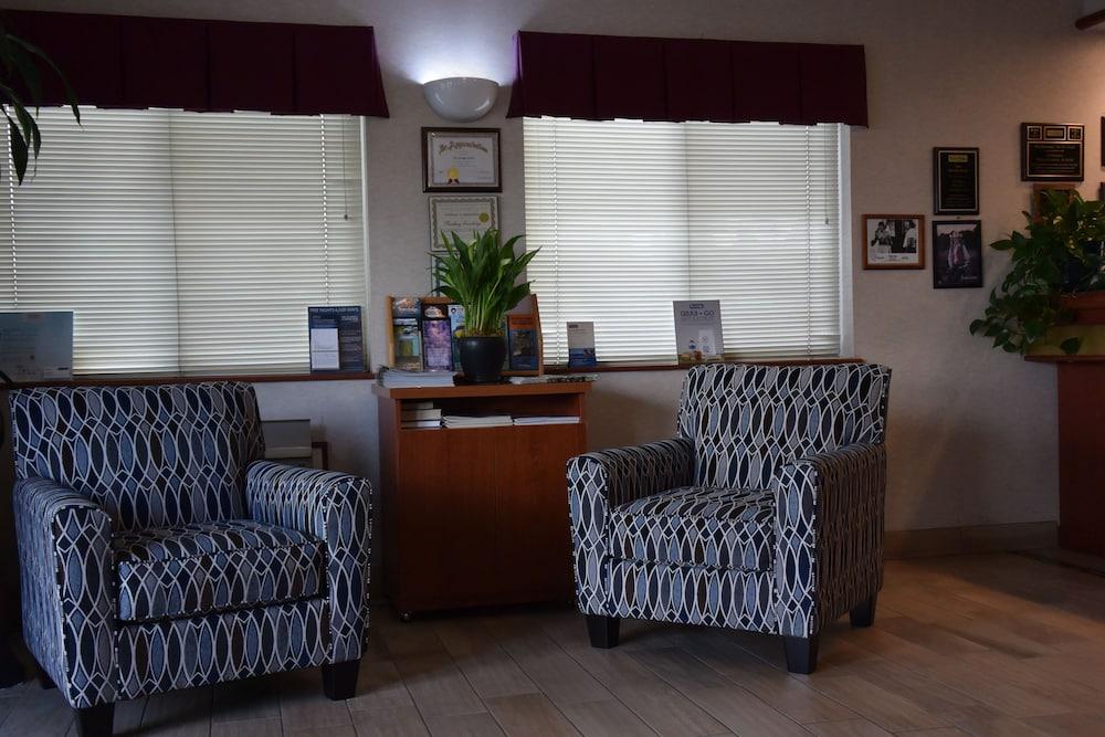 Travelodge Suites by Wyndham Newberg photo 82