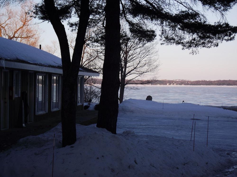 M22 Inn Suttons Bay — hotel in Suttons Bay