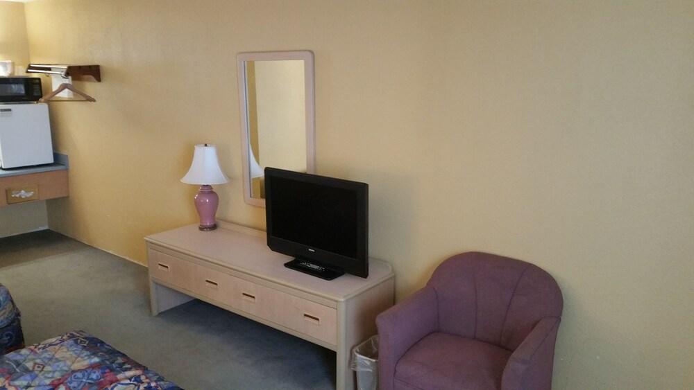 Victorian Inn photo 25