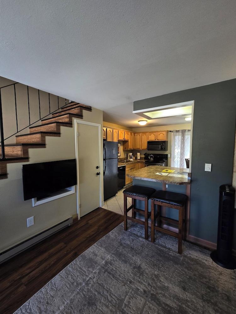 Chateau Rouge Condominiums photo 70