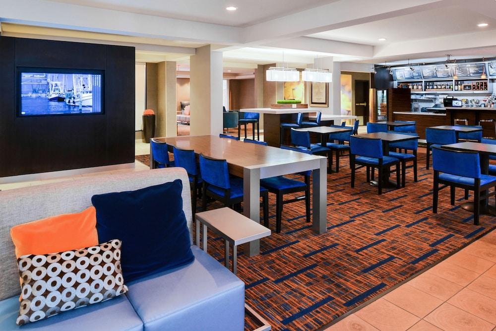 Courtyard by Marriott Beaumont photo 7