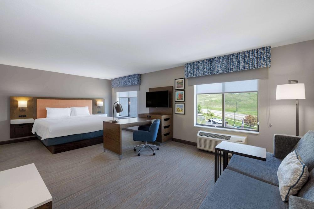 Hampton Inn & Suites Casper photo 28