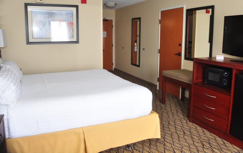 Holiday Inn Express & Suites Lancaster by IHG photo 11