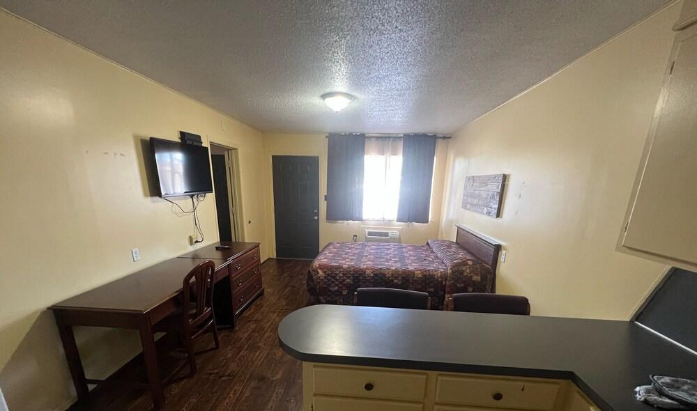 Yellow Diamond Inn photo 33