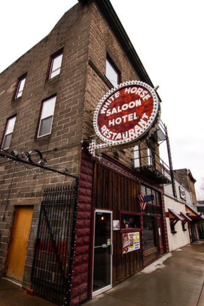 White Horse Hotel photo 1