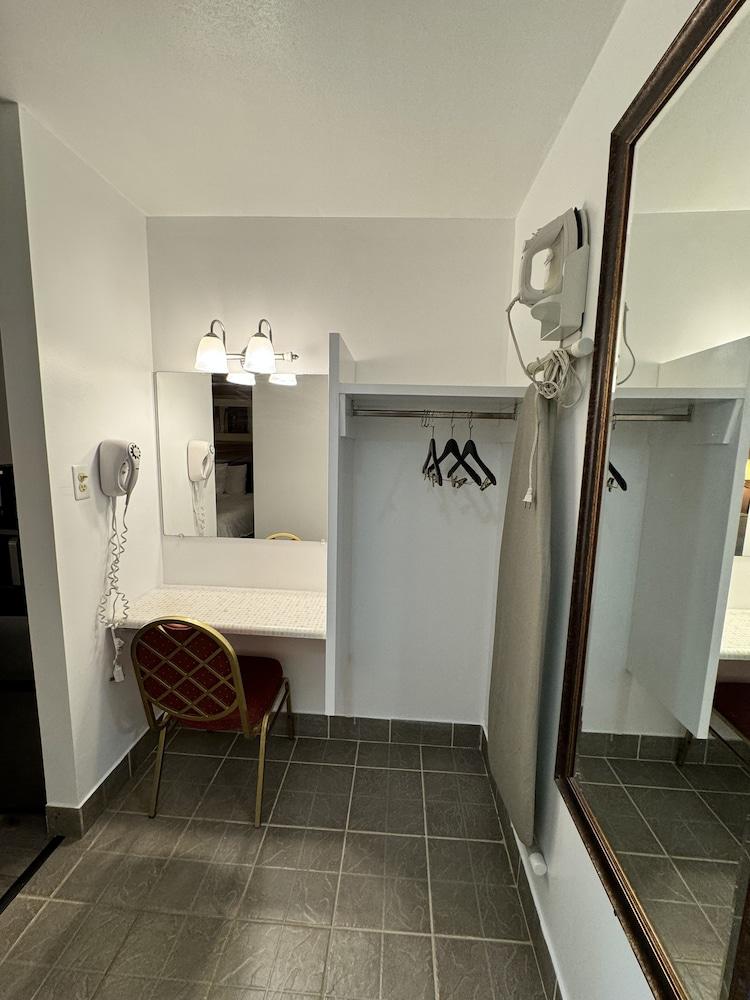 Inn Towne Motel photo 6