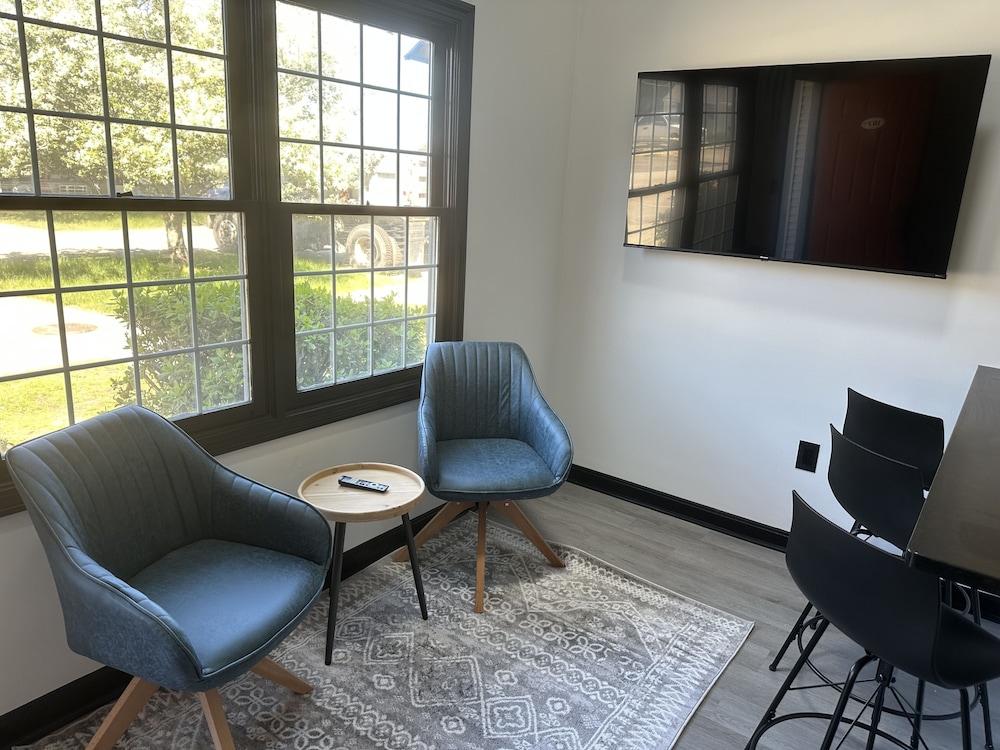 Harborside Suites photo 7