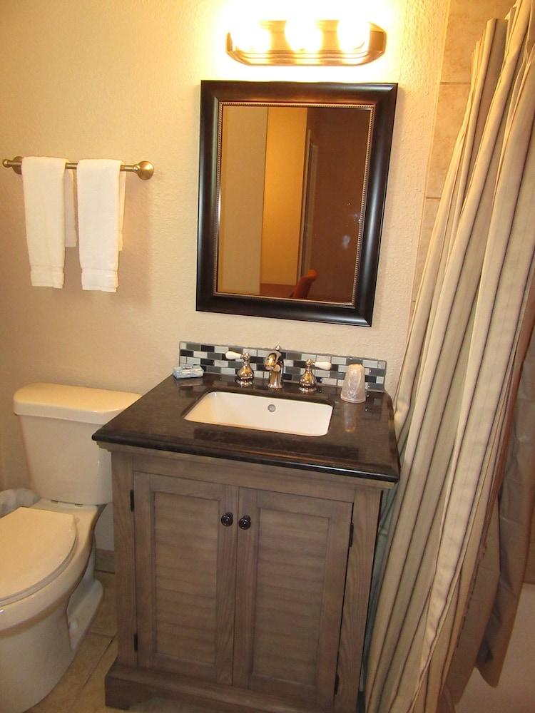 El Patio Inn photo 14