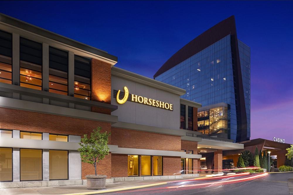 HoteLumiere at the Arch - A Caesars Rewards Destination — hotel in St. Louis