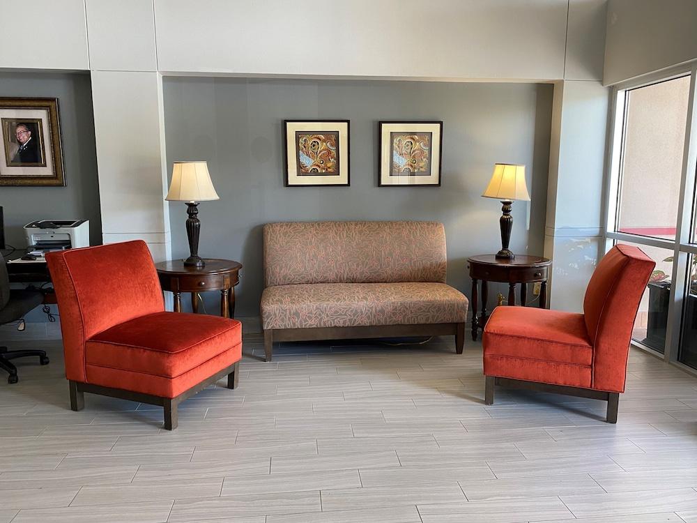 Ramada by Wyndham Luling photo 5