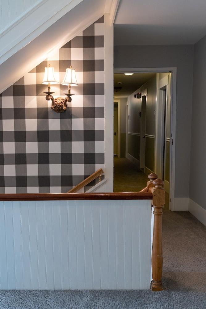 Sunset Hill House photo 60