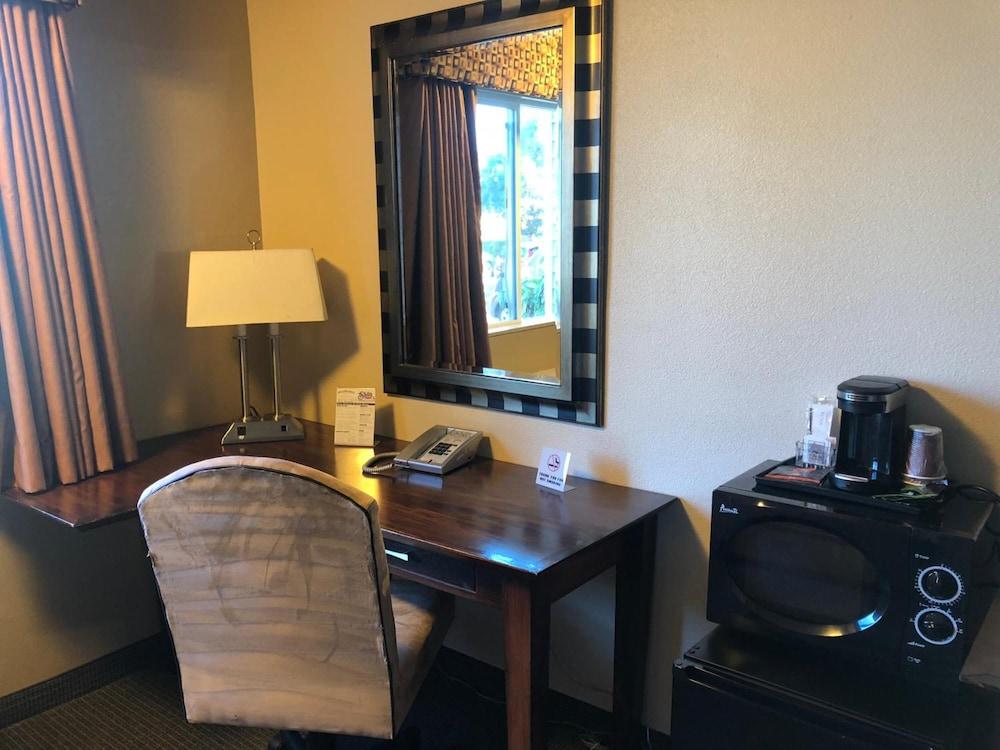 District Hotel by OYO Portland Convention Center photo 11