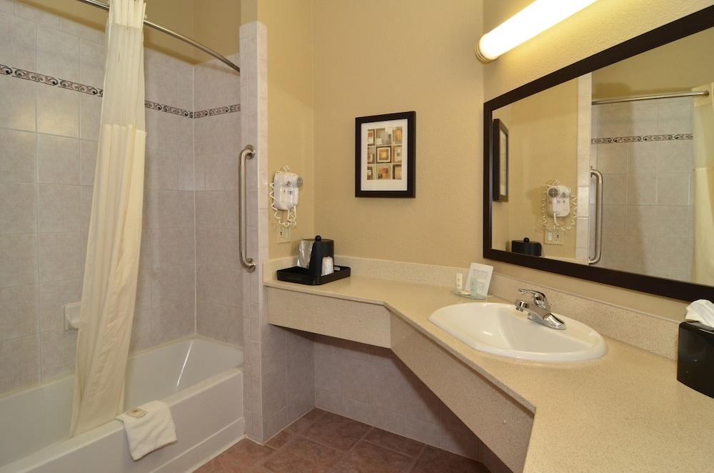 Comfort Inn & Suites Burnet photo 13