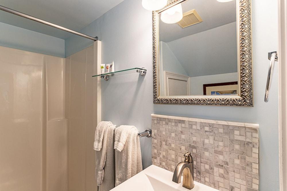 Island Guesthouse and Motel photo 38