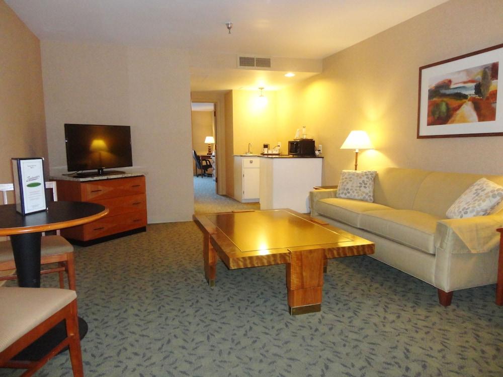 Hampton Inn Glendale Milwaukee, WI photo 7