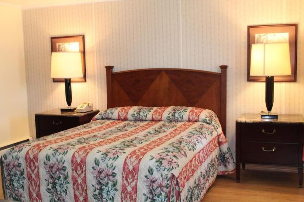 Royal Coach Motor Lodge photo 20
