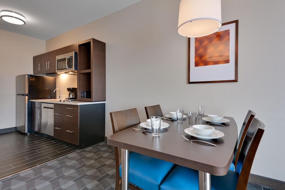 TownePlace Suites by Marriott Detroit Allen Park photo 7