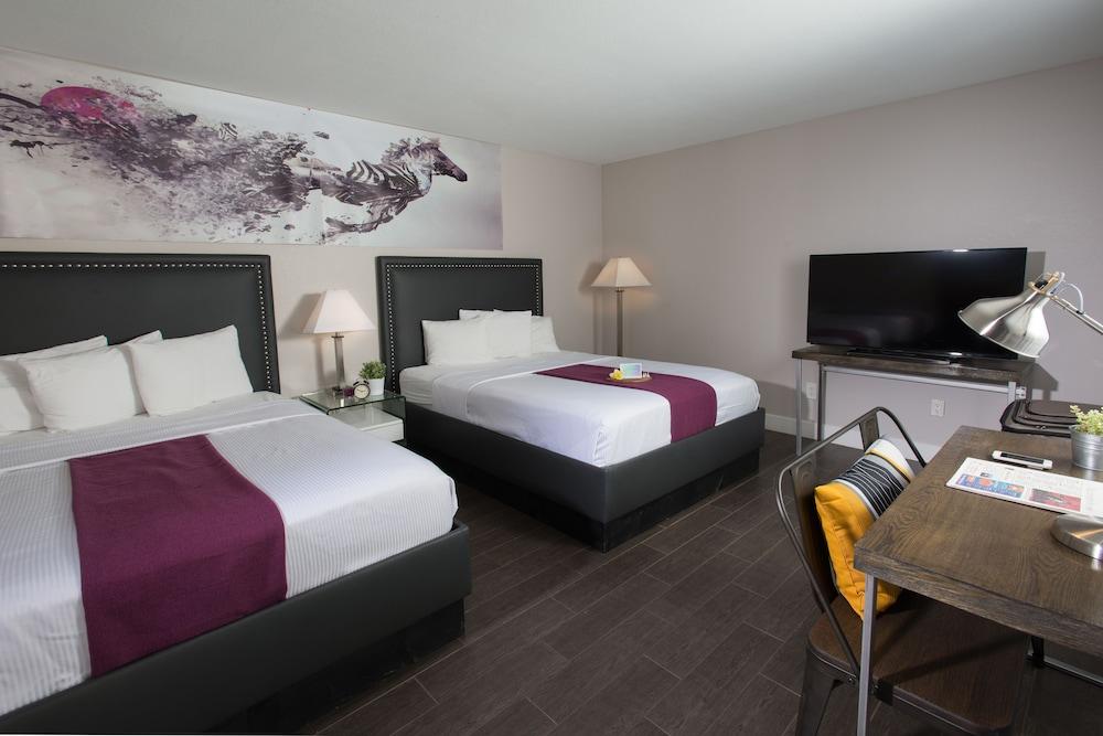 Hotel Iris - San Diego photo 1