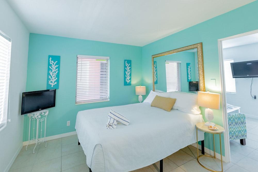 Cabanas of Treasure Island photo 21