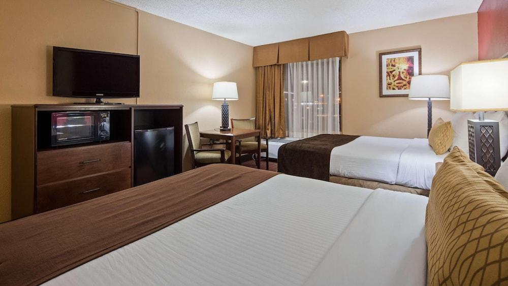 Baymont by Wyndham Richmond KY photo 26
