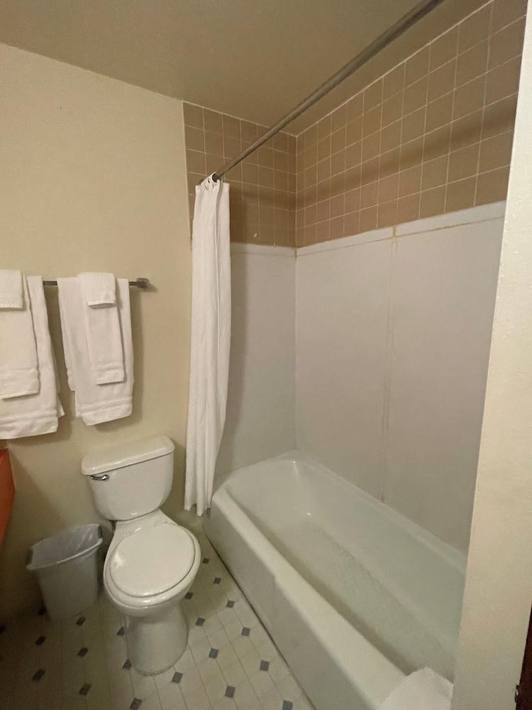 Rawlins Western Lodge photo 25