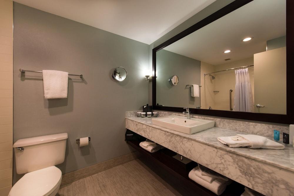 Crowne Plaza Springfield by IHG photo 53
