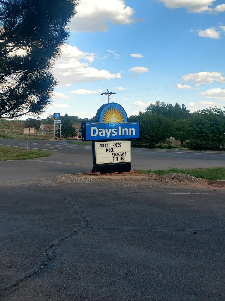 Days Inn by Wyndham Torrey Capital Reef photo 44