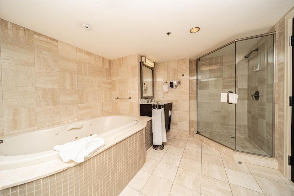 Reno Suites photo 22